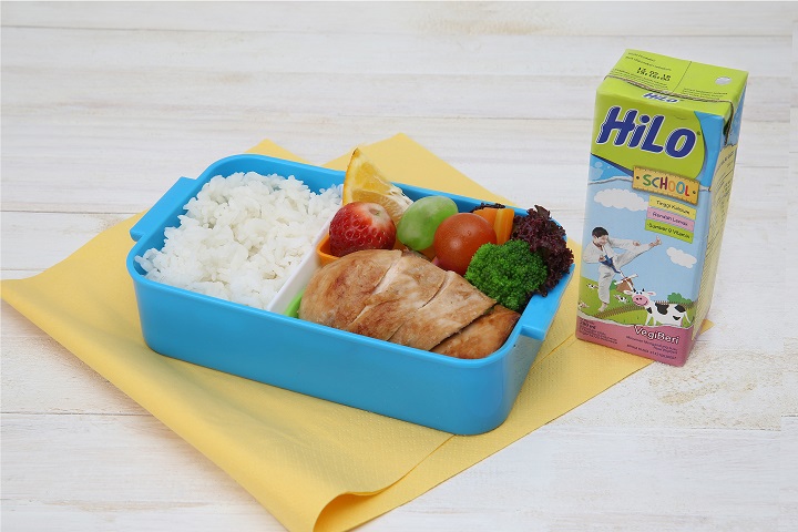 Nasi Tim Ayam Kacang Merah Untuk Bekal Anak Sekolah